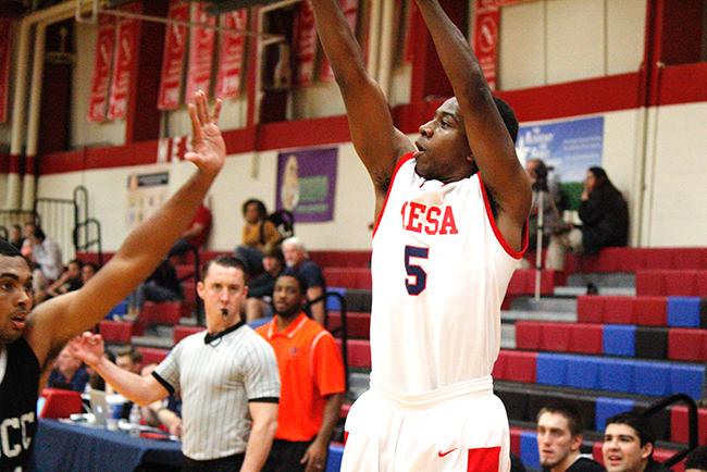 Charles Wardell hit three of four three-point attempts and scored 11 points (Photo by Jacob Dewald)