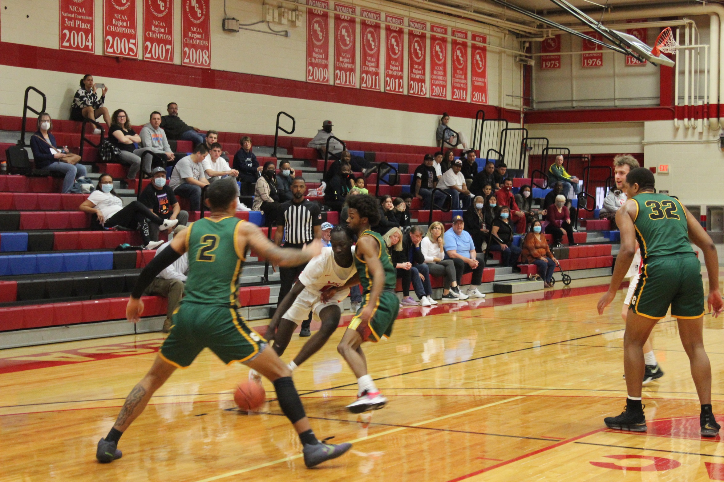 Gauchos Glide To Victory Over Thunderbirds