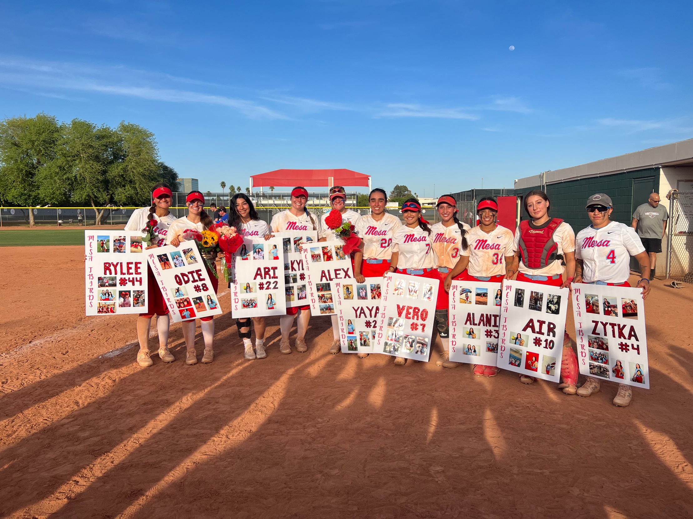 MCC softball sweeps Glendale on Sophomore Day