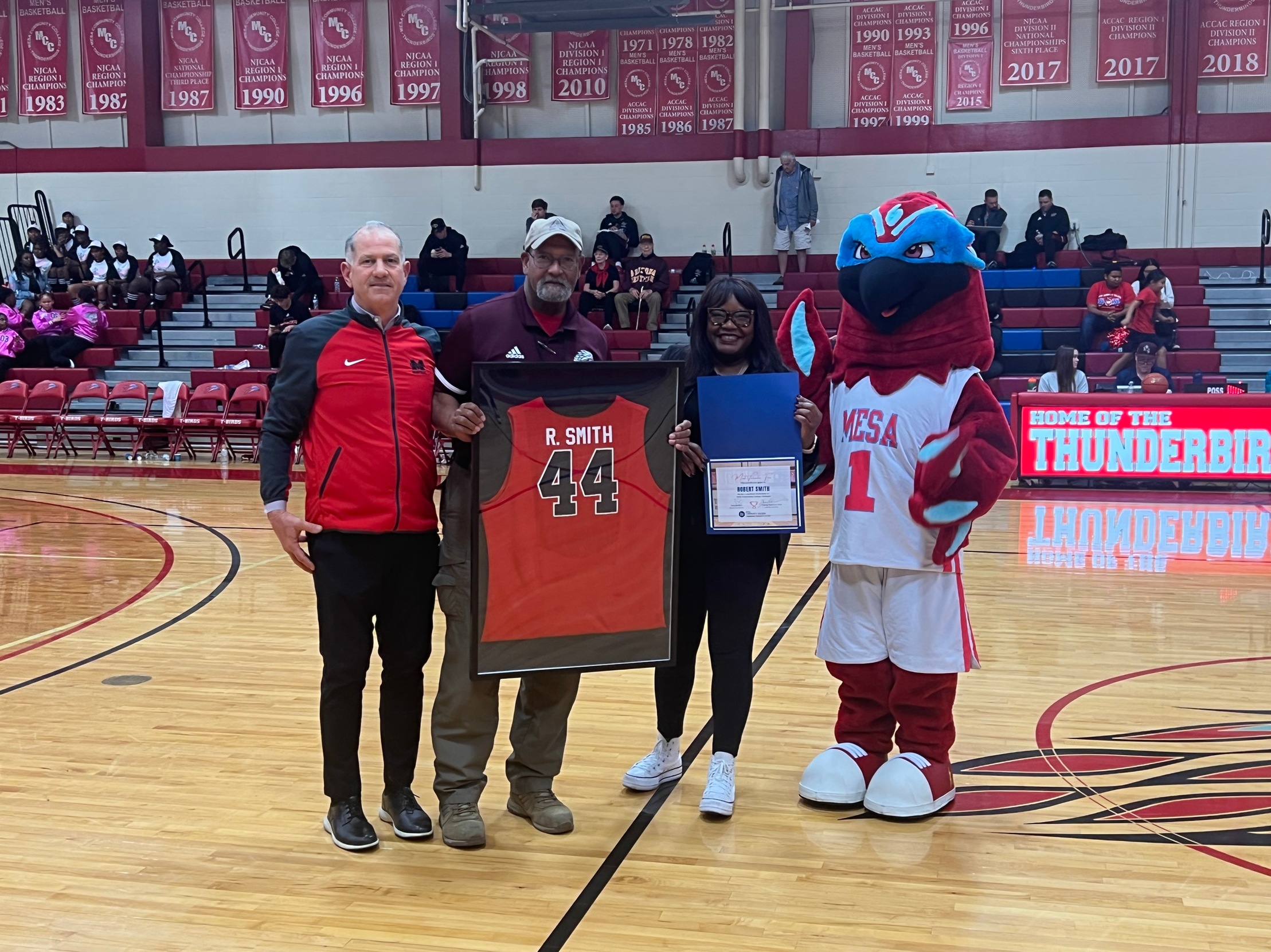 WBB Falls to AWC in Close Battle on Spirit Night