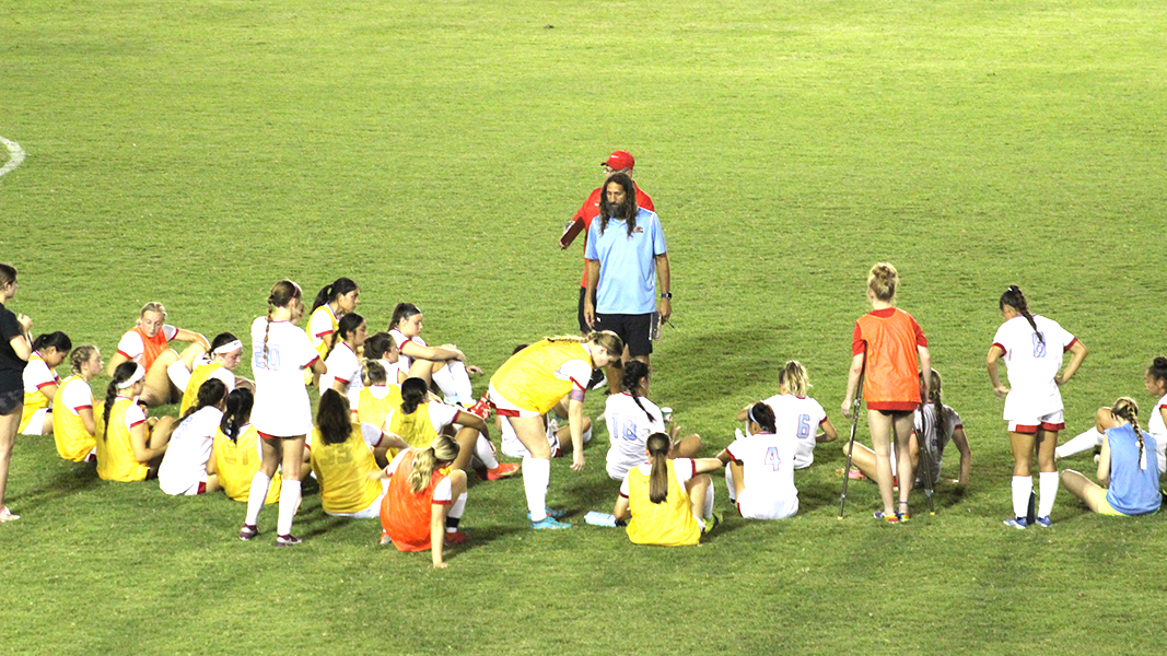 Women's soccer falls to No. 11 Scottsdale, 4-0